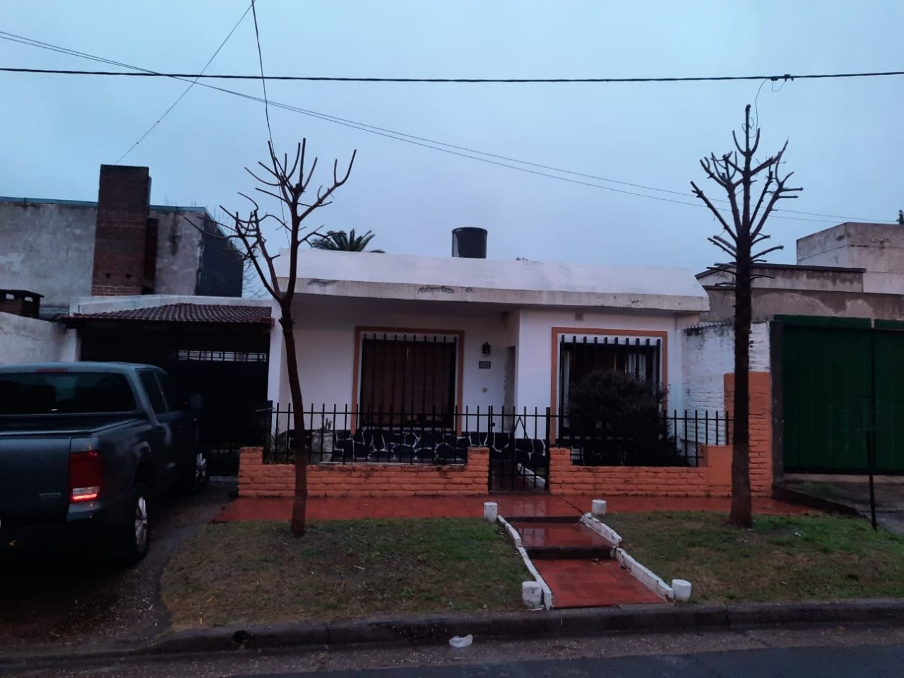 VENTA - CASA 2 HABITACIONES - ZONA BARRIO SANTA LUCIA