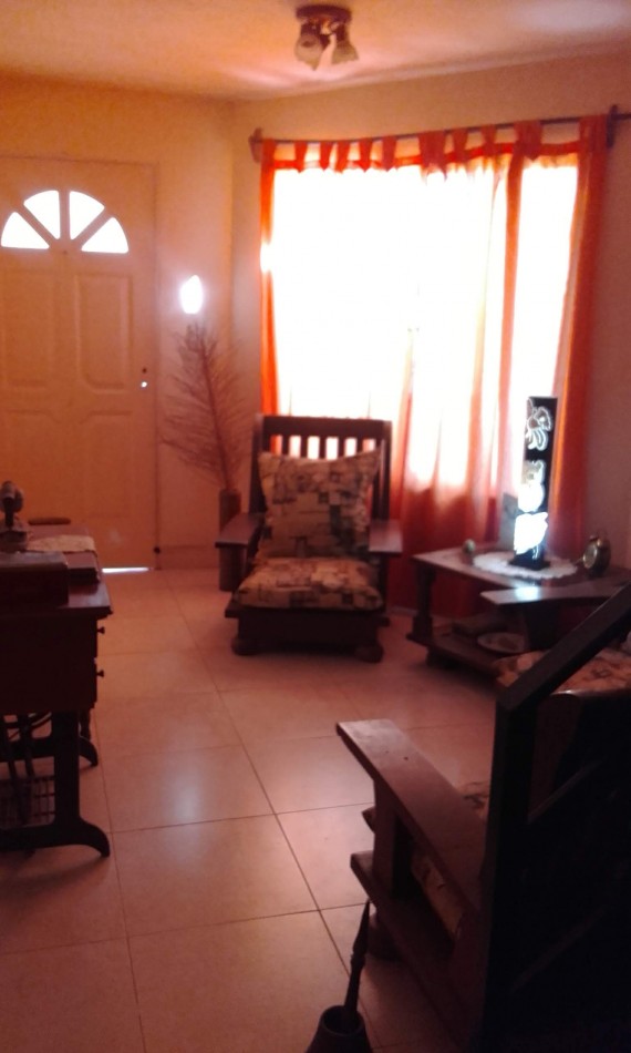 VENTA - CASA 3 HABITACIONES - BLAS PARERA