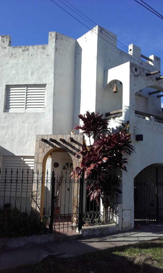 VENTA - CASA 3 HABITACIONES - BLAS PARERA