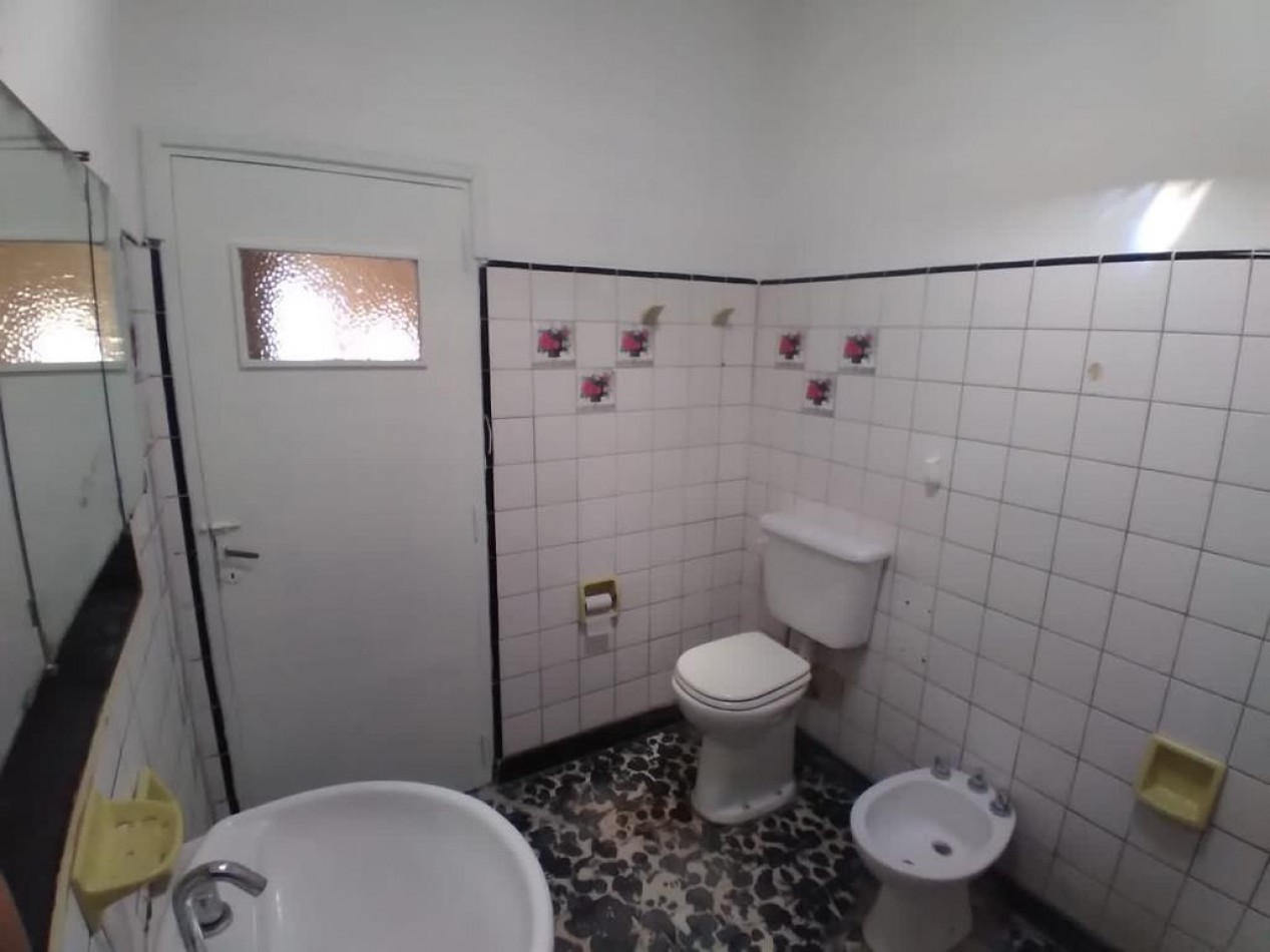VENTA - DOS CASAS EN PH