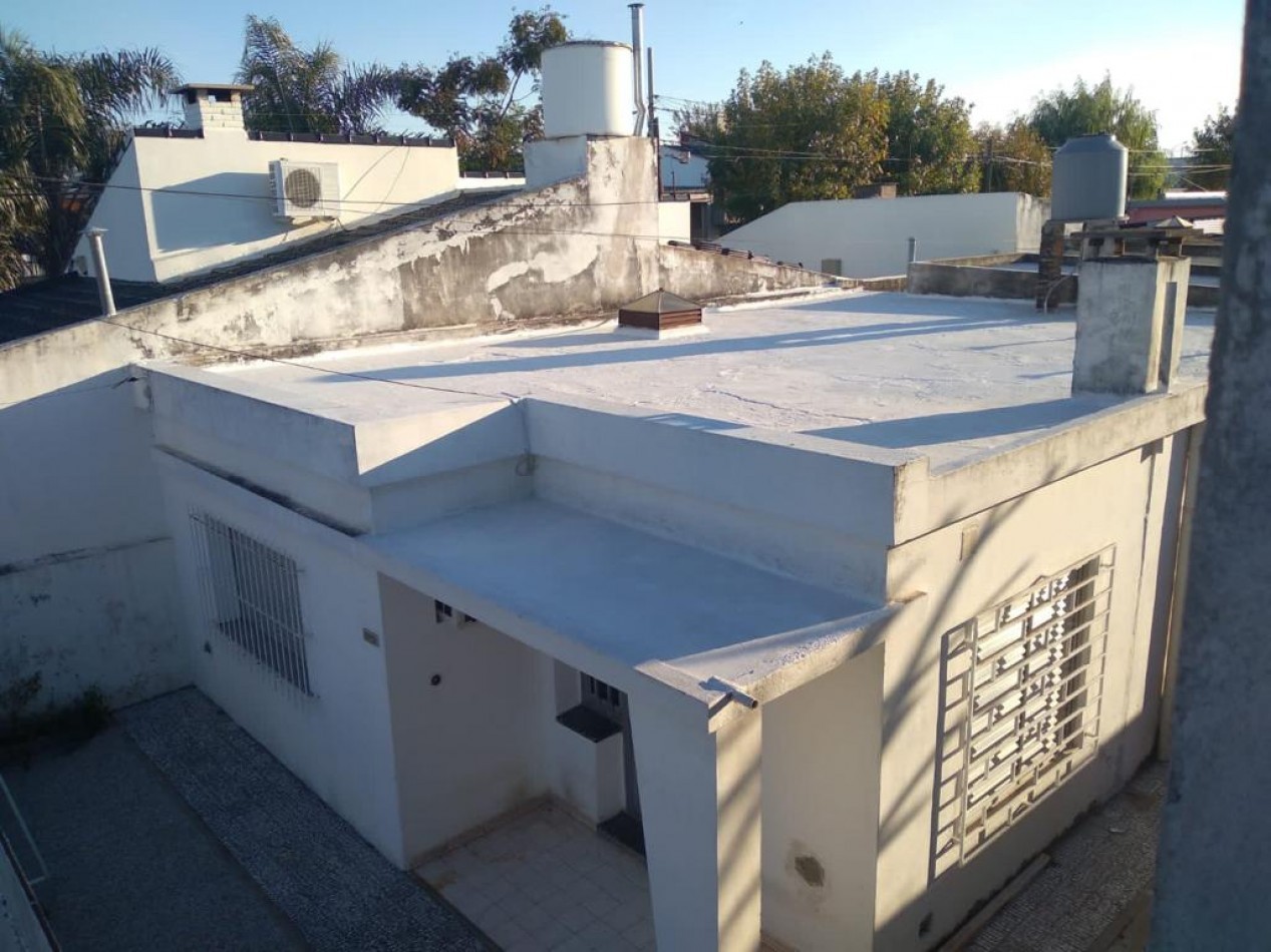 VENTA - DOS CASAS EN PH
