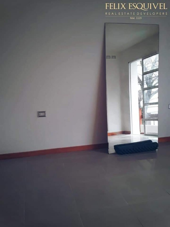 VENTA - CASA 2 HABITACIONES - ZONA PARQUE
