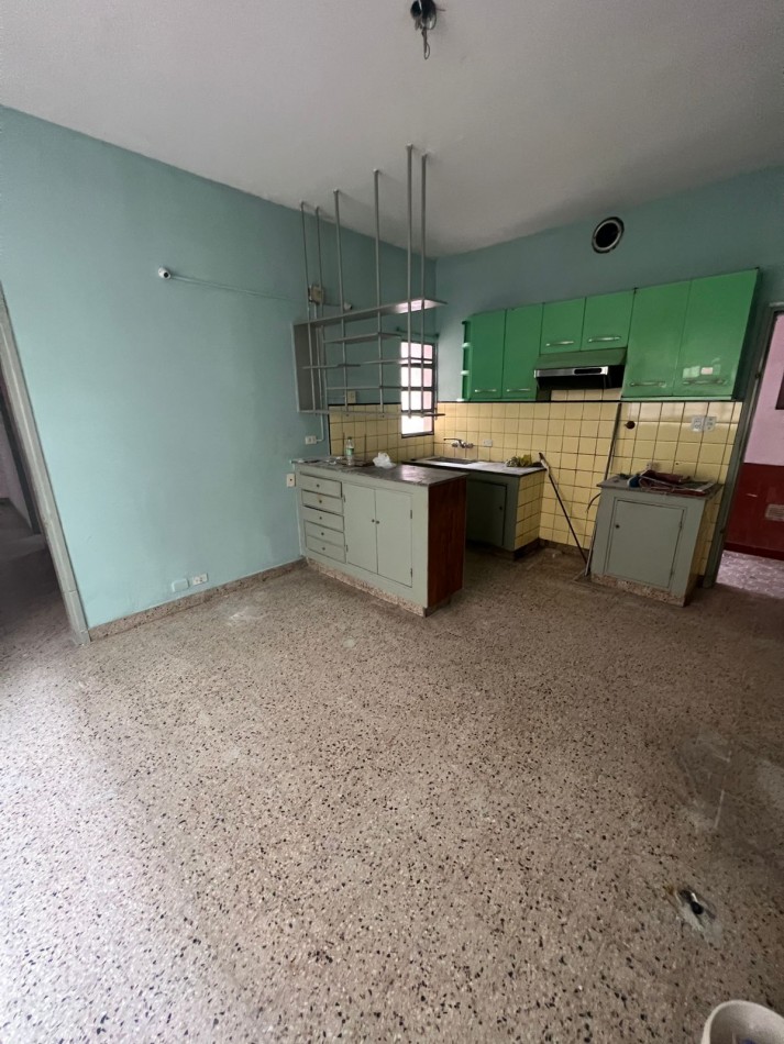 ALQUILER - CASA POSIBILIDAD USO COMERCIAL - ZONA CENTRO / PARQUE