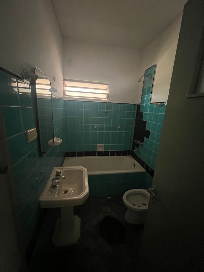 ALQUILER - CASA POSIBILIDAD USO COMERCIAL - ZONA CENTRO / PARQUE