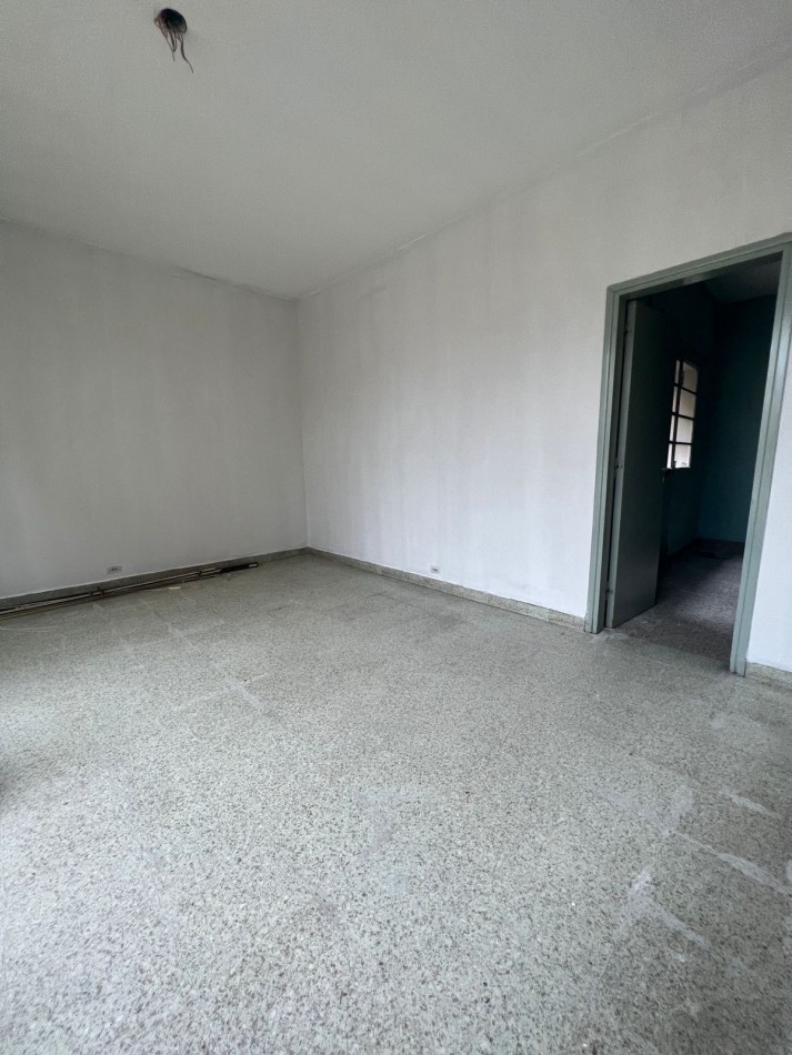 ALQUILER - CASA POSIBILIDAD USO COMERCIAL - ZONA CENTRO / PARQUE