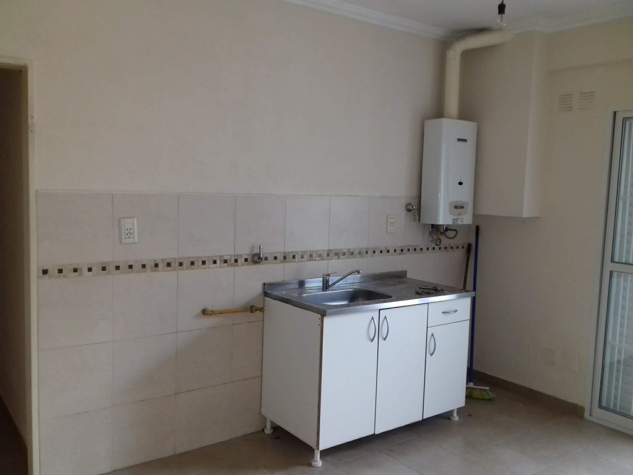 VENTA - DEPARTAMENTO 3 AMBIENTES - ZONA EX HIPODROMO