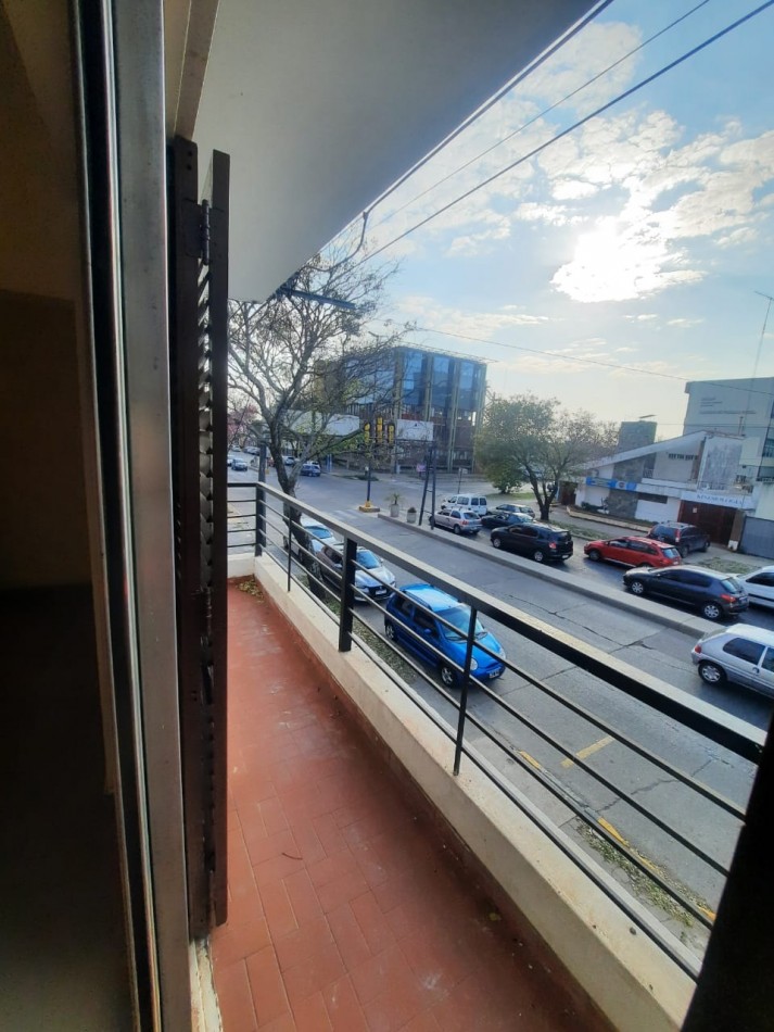VENTA - PH 4 AMBIENTES - ZONA RAMIREZ & 25 DE MAYO