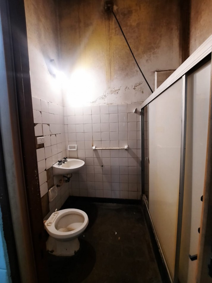 VENTA - DEPARTAMENTO 3 AMBIENTES A RECICLAR - BARRIO ROCAMORA