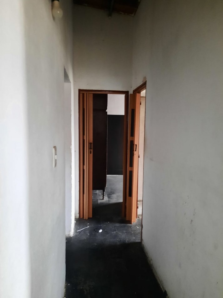 VENTA - DEPARTAMENTO 3 AMBIENTES A RECICLAR - BARRIO ROCAMORA