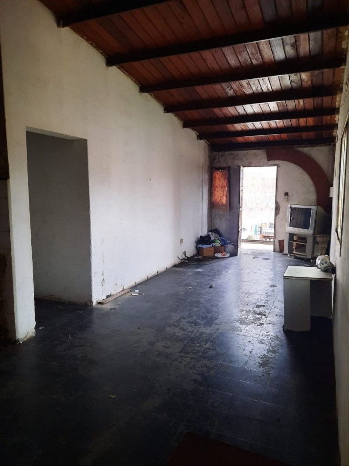 VENTA - DEPARTAMENTO 3 AMBIENTES A RECICLAR - BARRIO ROCAMORA