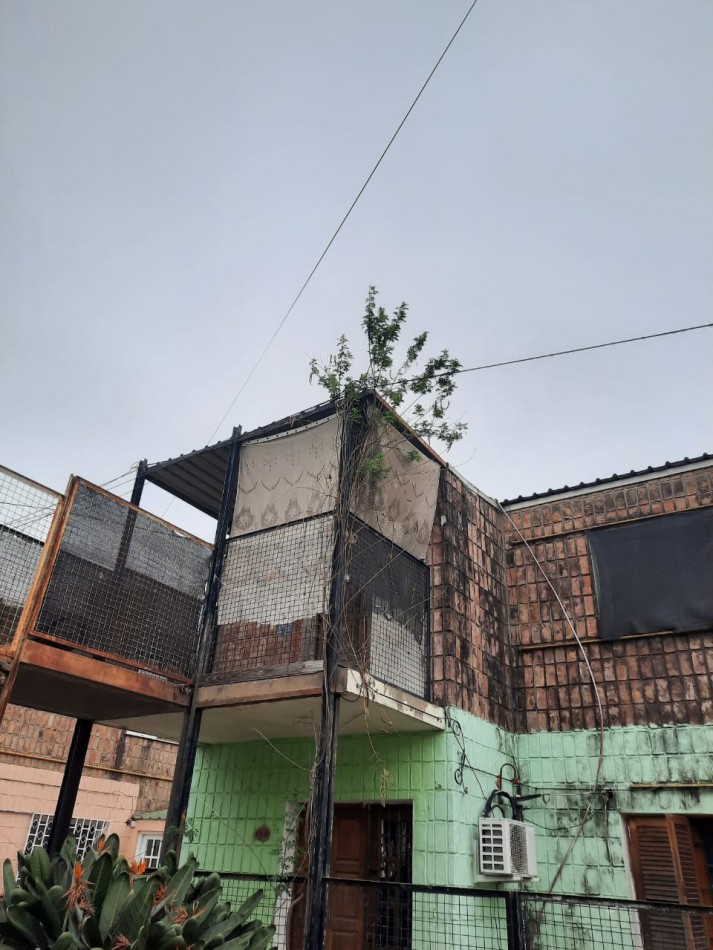 VENTA - DEPARTAMENTO 3 AMBIENTES A RECICLAR - BARRIO ROCAMORA