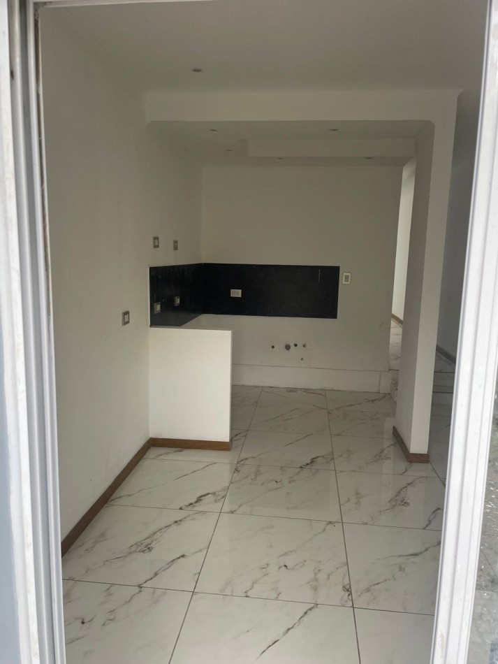 VENTA - DUPLEX 2 HABITACIONES - ZONA BLAS PARERA & CHURRUARIN