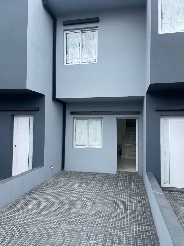 VENTA - DUPLEX 2 HABITACIONES - ZONA BLAS PARERA & CHURRUARIN