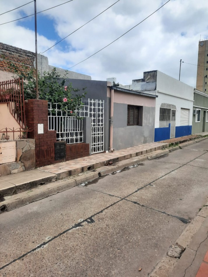 VENTA - CASA 3 HABITACIONES - DENTRO DE BULEVARES