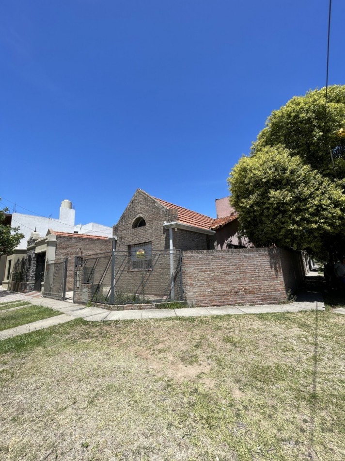 VENTA - CASA DE 3 HABITACIONES - ZONA CLUB NEUQUEN