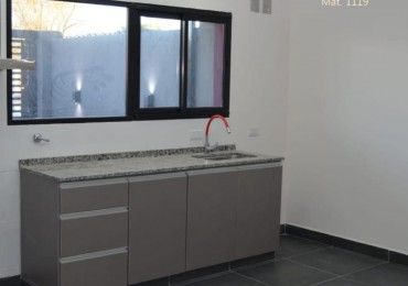 VENTA - CASA 1 Y 2 HABITACIONES A ESTRENAR - RUTA 11