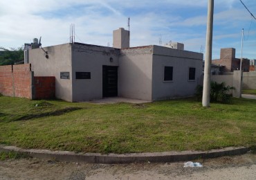 VENTA - CASA 2 HABITACIONES - ZONA AEROPUERTO