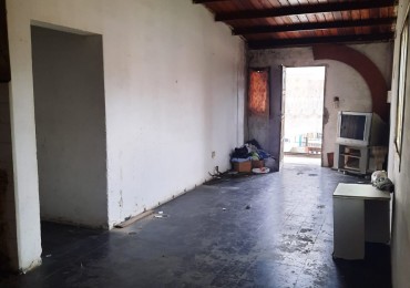 VENTA - DEPARTAMENTO 3 AMBIENTES A RECICLAR - BARRIO ROCAMORA