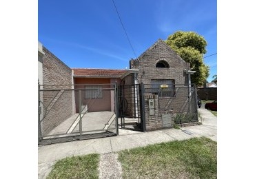 VENTA - CASA DE 3 HABITACIONES - ZONA CLUB NEUQUEN